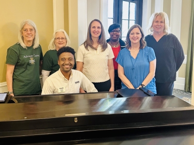 Making a Difference Through Music at a Nashville Memory Care Home